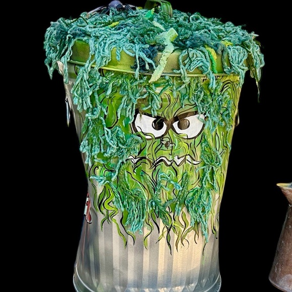 Hand Painted Oscar the Grouch 20gal. Metal Garbage Can with Lid